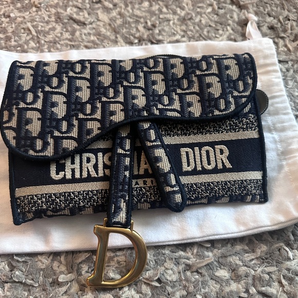 Authentic CHRISTIAN DIOR
2020 Oblique Slim Saddle Belt Pouch - Picture 3 of 16